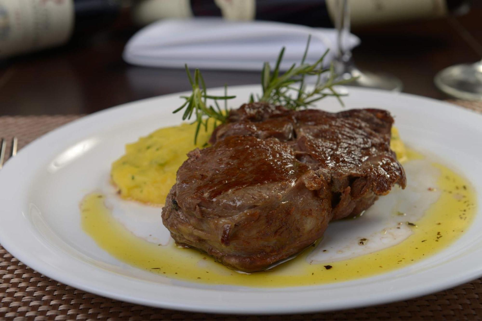 Deville Prime Campo Grande カンポ・グランデ エクステリア 写真 A steak from the Black Angus