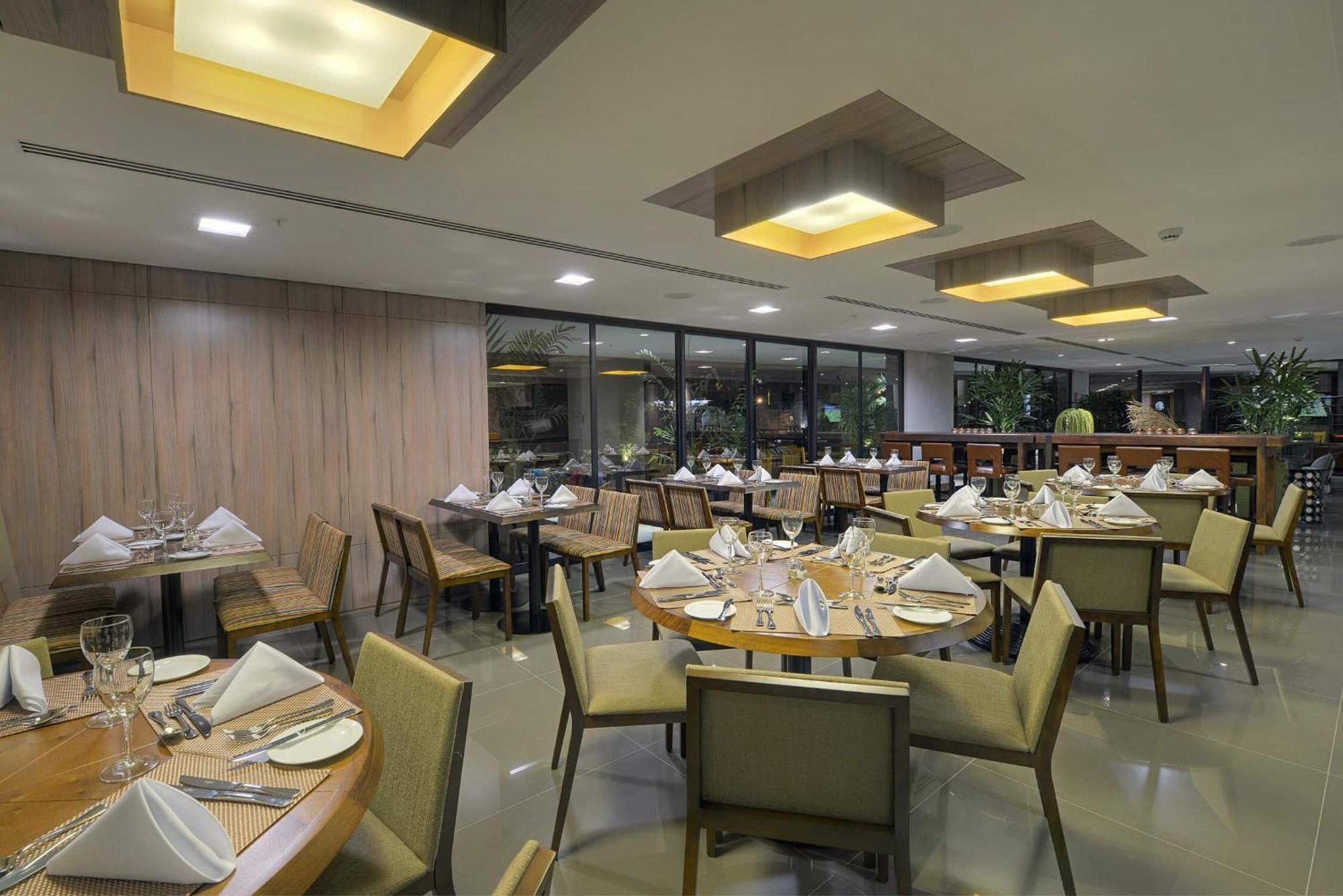 Deville Prime Campo Grande カンポ・グランデ エクステリア 写真 The restaurant