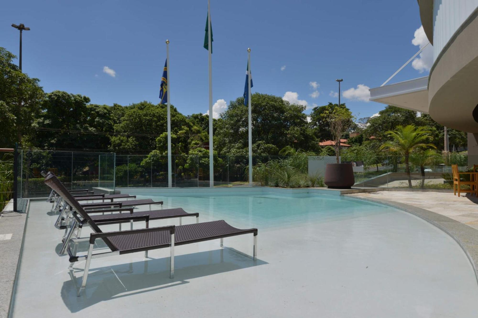 Deville Prime Campo Grande カンポ・グランデ エクステリア 写真 The pool at the hotel